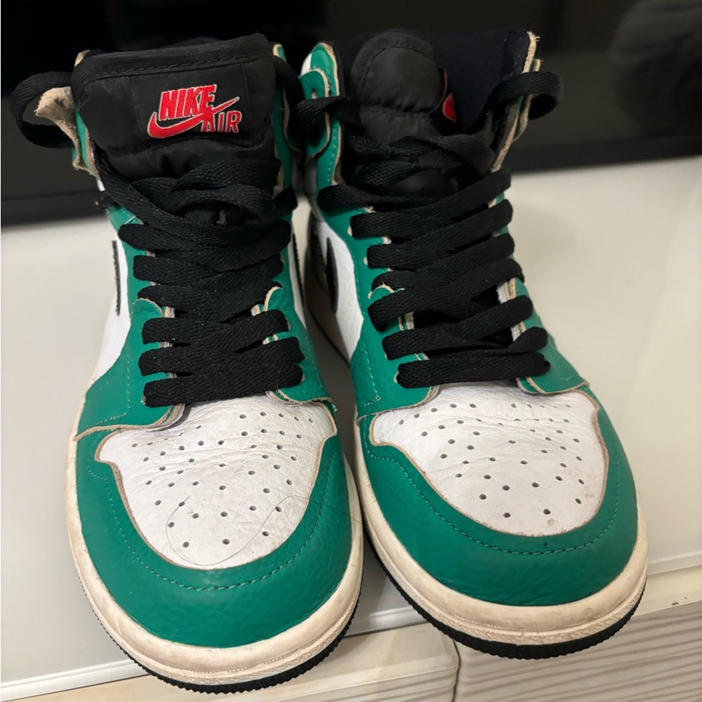 Jordan 1’s - Picture 2 of 3